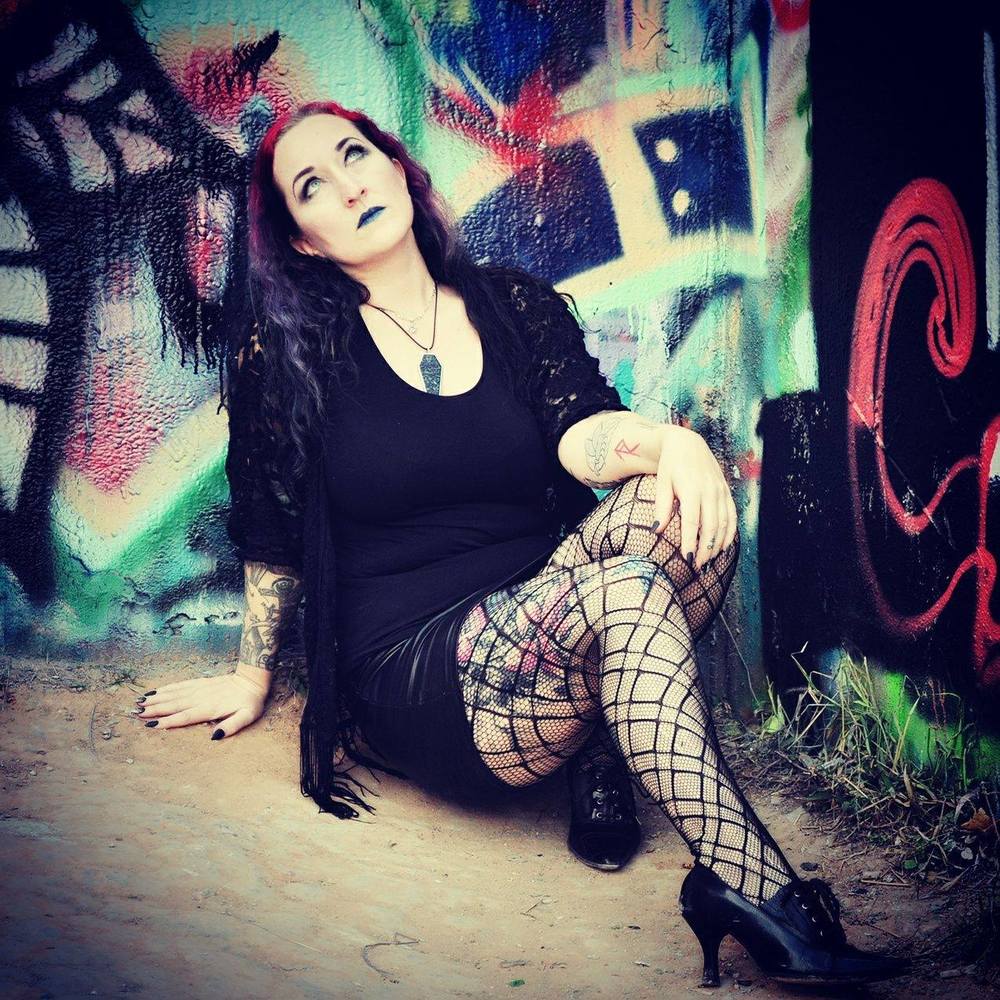 Meet your Posher, Cassandra